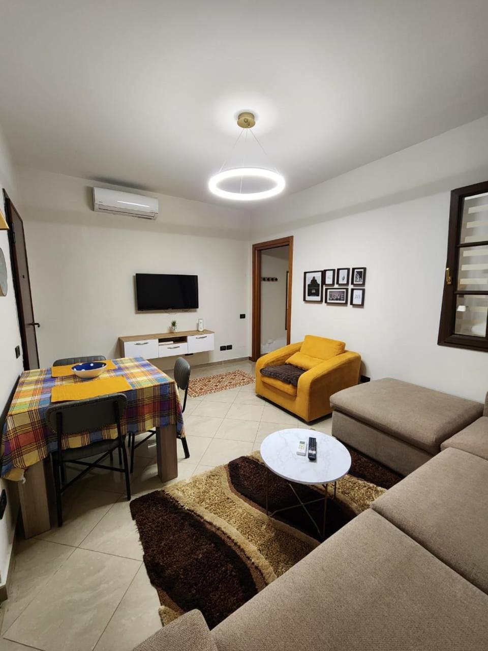 Vila 29A Tirana Exteriör bild