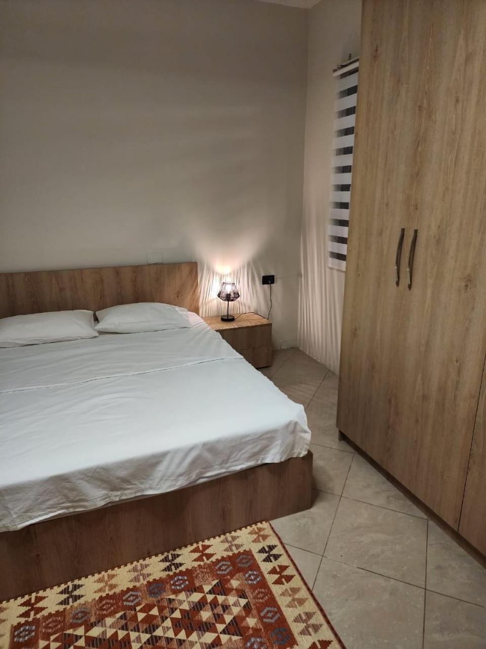 Vila 29A Tirana Exteriör bild